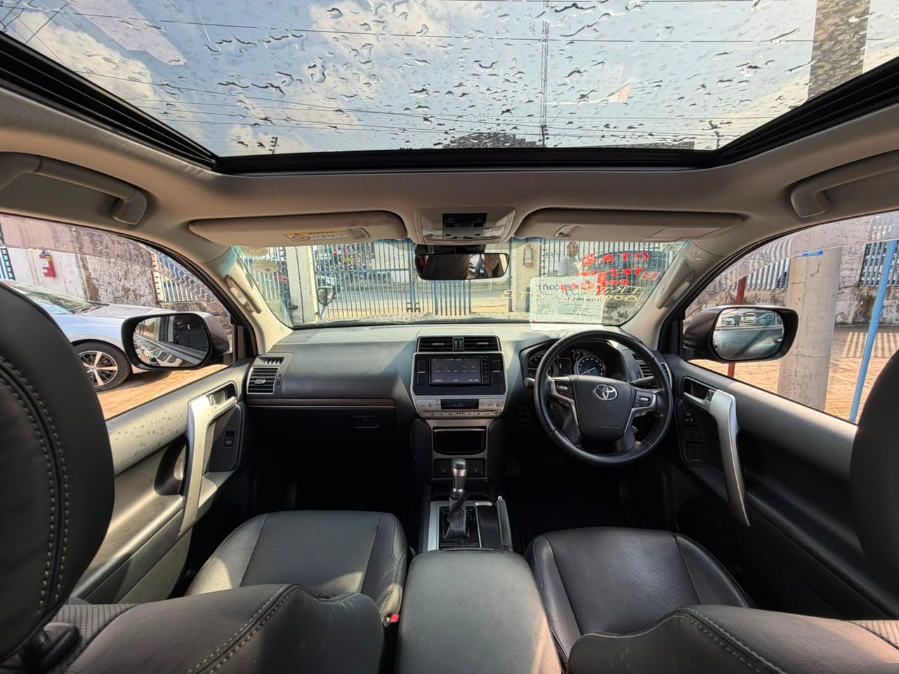 
								TOYOTA LANDCRUISER PRADO full									