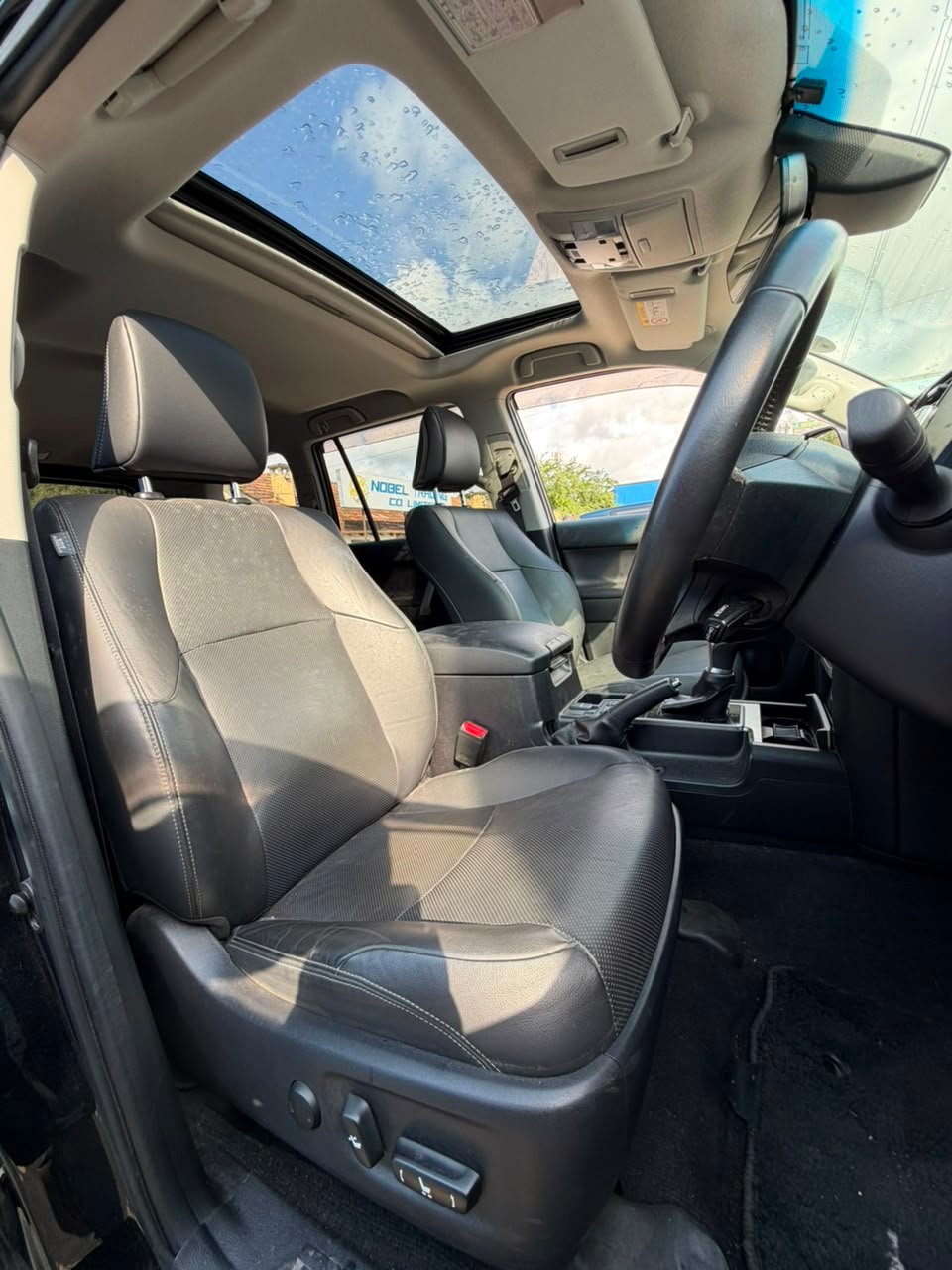 
								TOYOTA LANDCRUISER PRADO full									