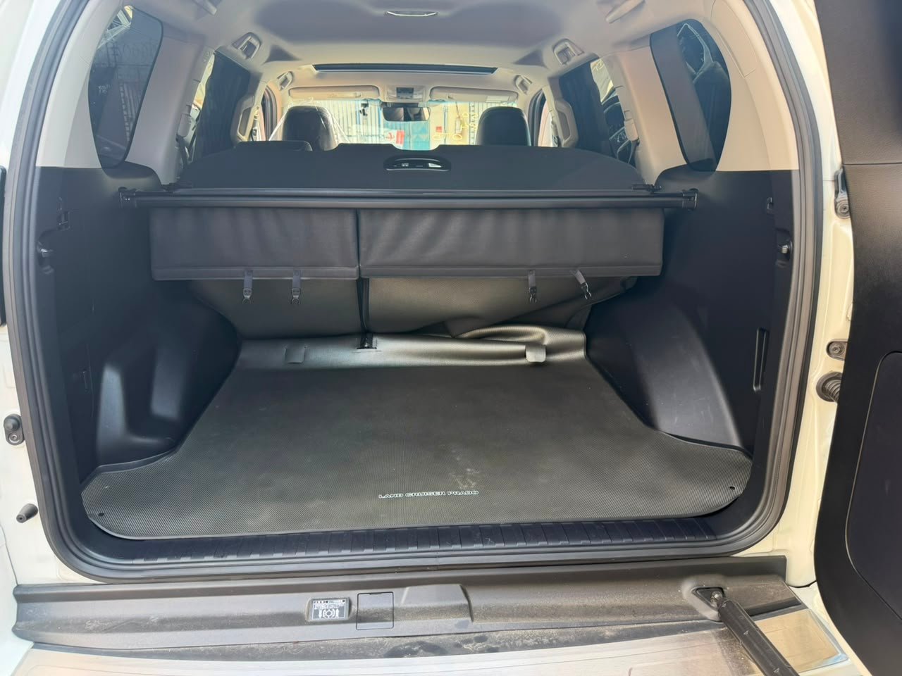 
								TOYOTA LANDCRUISER PRADO full									