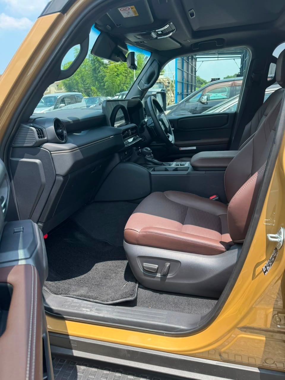 
								TOYOTA LAND-CRUISER full									