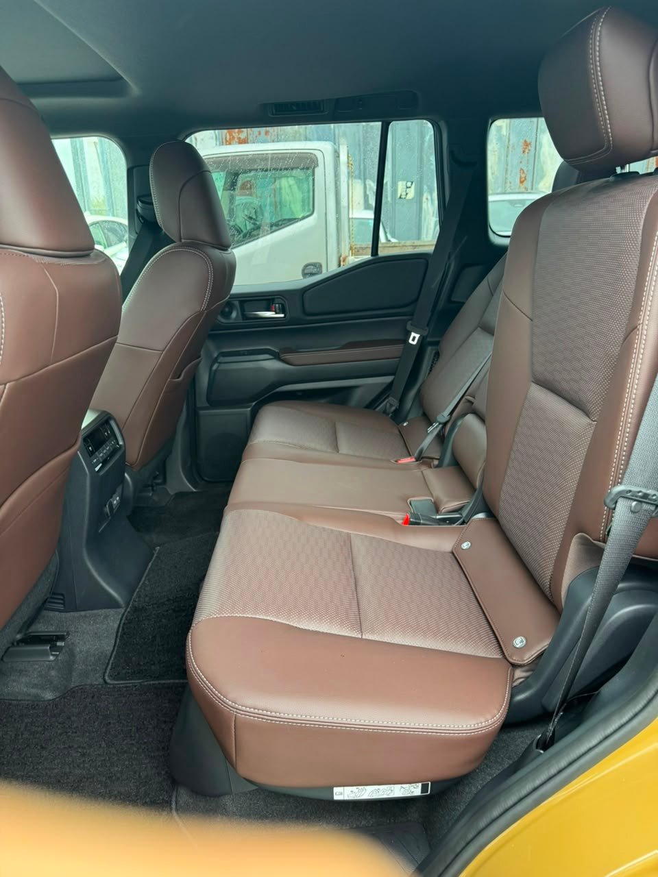 
								TOYOTA LAND-CRUISER full									