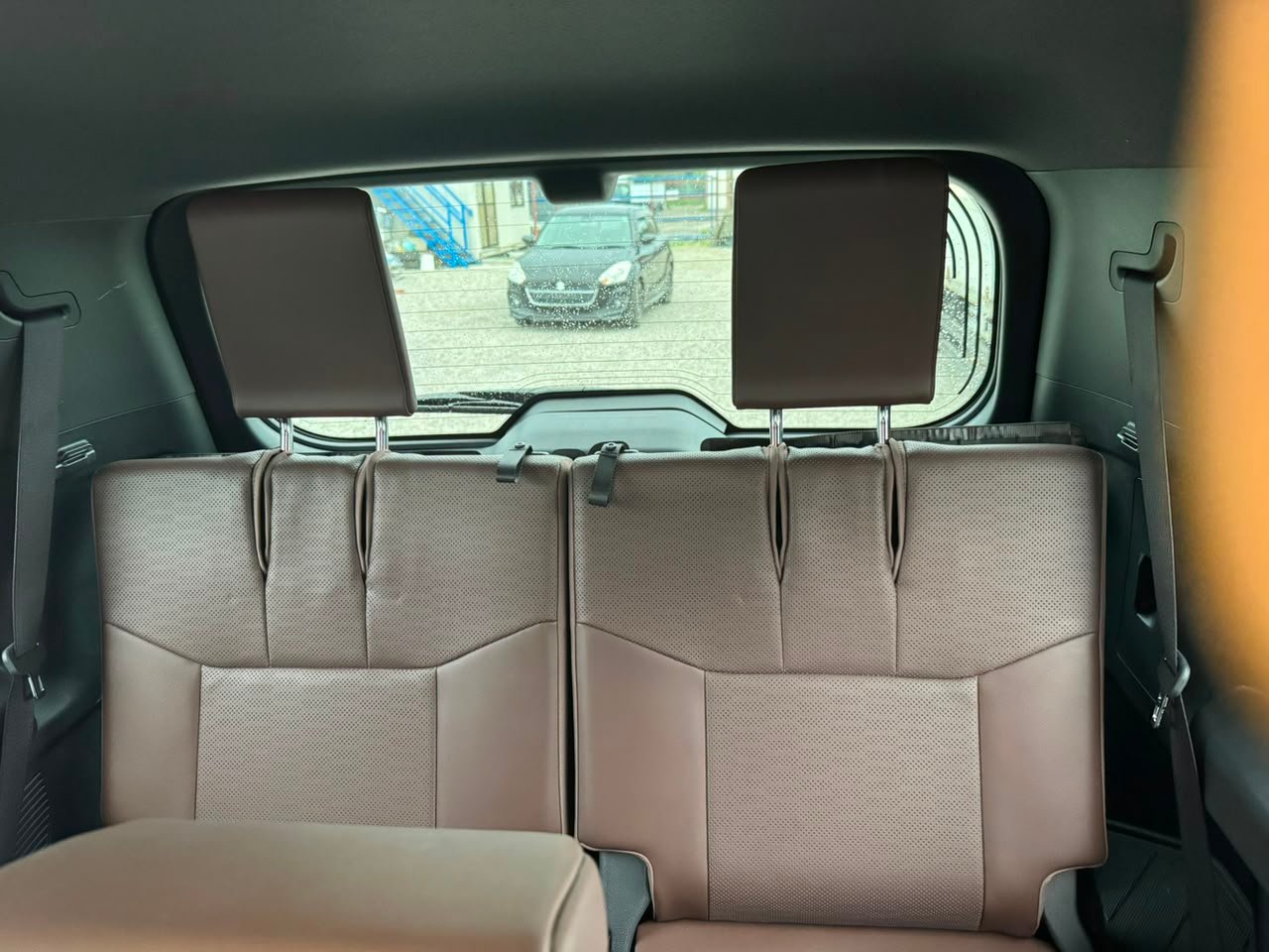 
								TOYOTA LAND-CRUISER full									