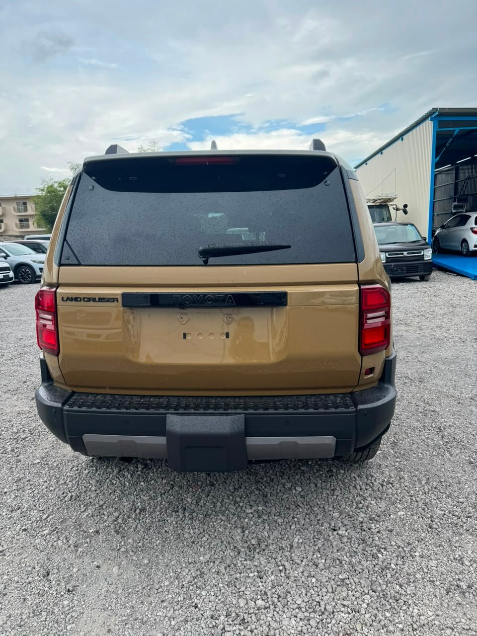 
								TOYOTA LAND-CRUISER full									
