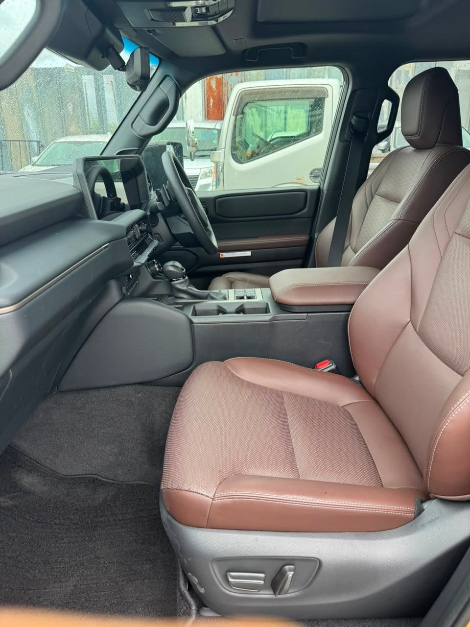 
								TOYOTA LAND-CRUISER full									