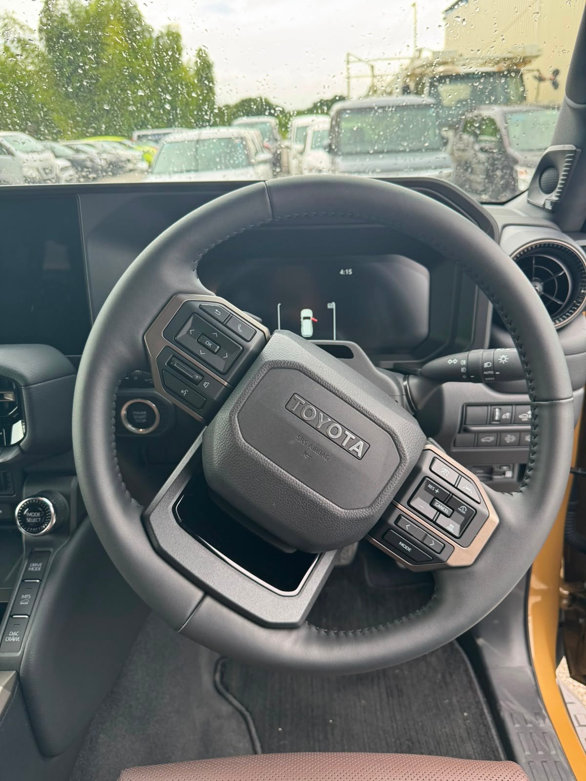 
								TOYOTA LAND-CRUISER full									