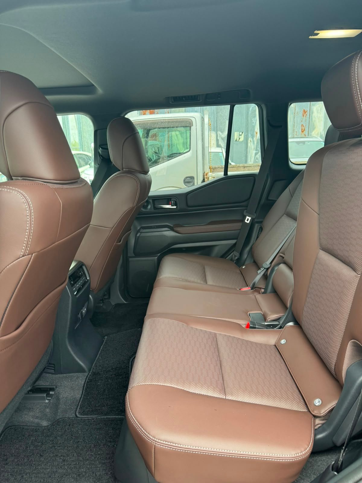 
								TOYOTA LAND-CRUISER full									