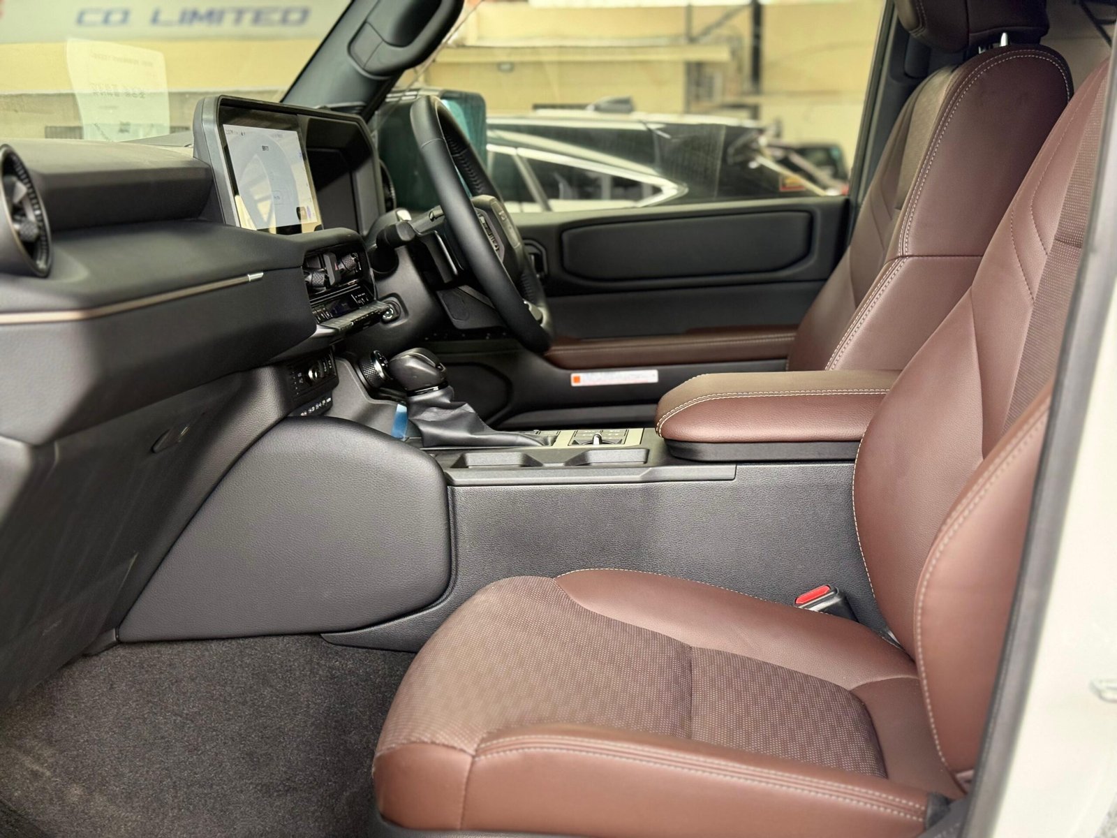
								TOYOTA LAND-CRUISER full									