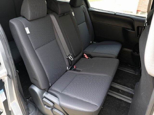
								TOYOTA VOXY full									