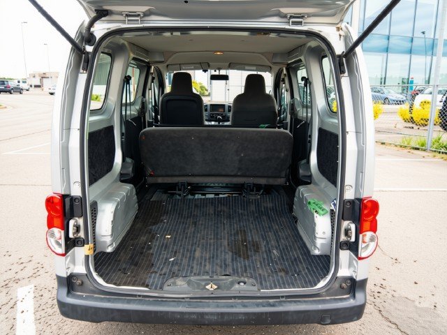 
								NISAAN NV200 full									