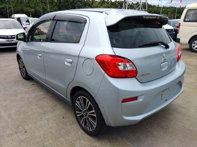 
								Mitsubishi Mirage full									