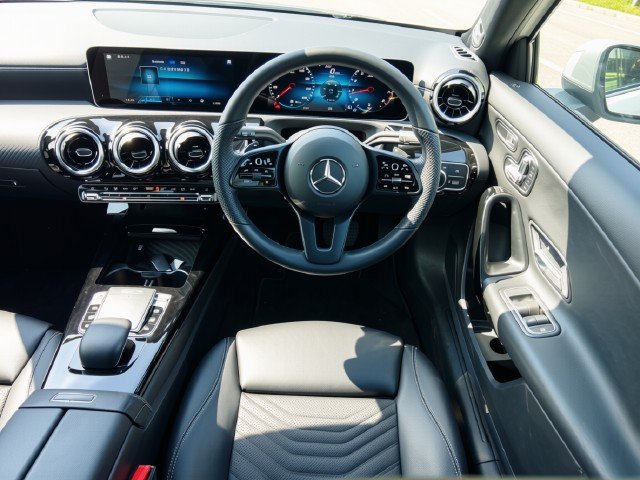 
								MERCEDES A180 full									