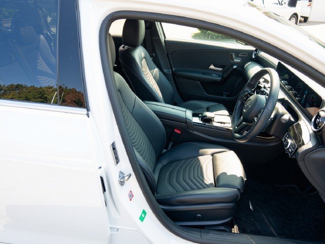 
								MERCEDES A180 full									