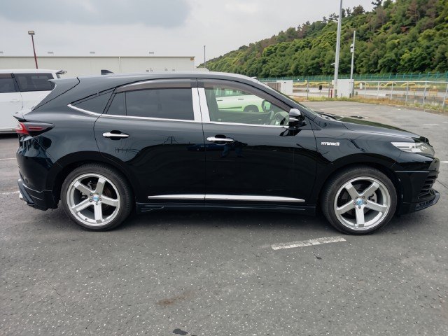
								TOYOTA HARRIER full									