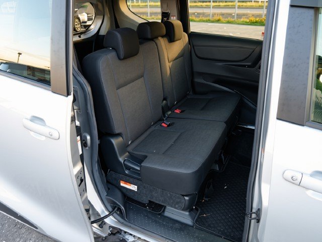 
								TOYOTA SIENTA full									