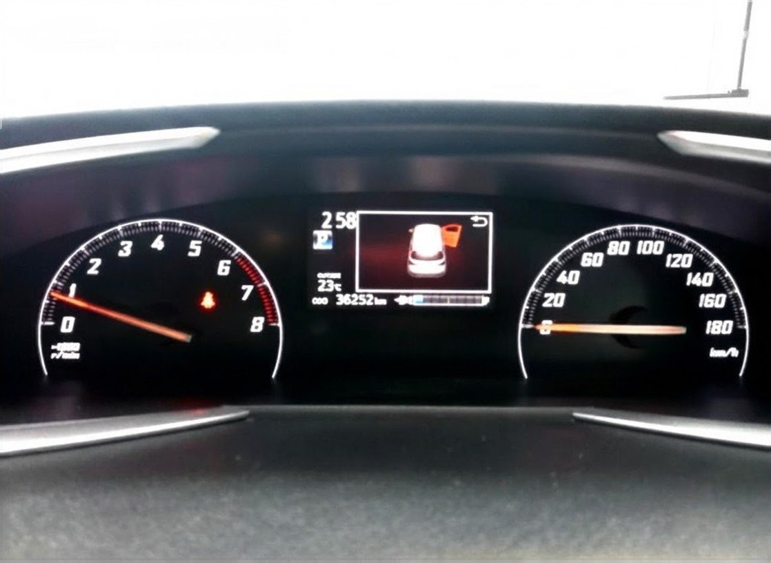 
								TOYOTA SIENTA full									