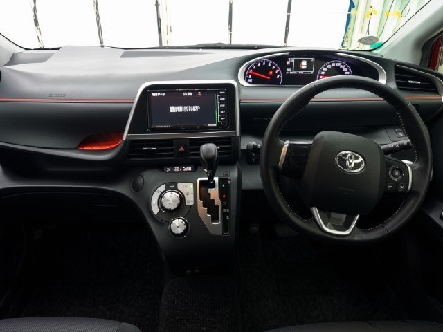 
								TOYOTA SIENTA full									