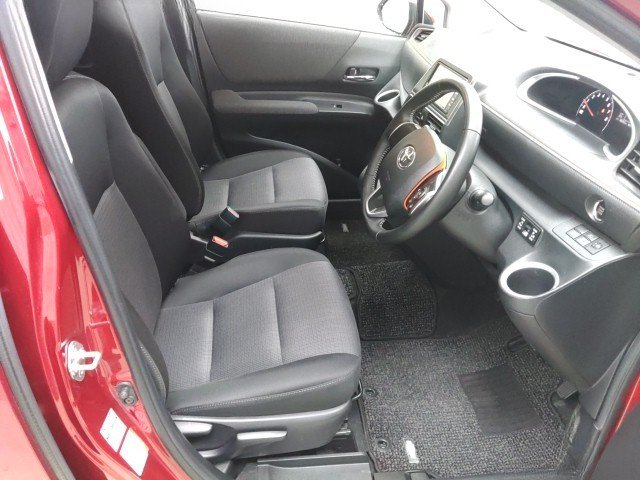 
								TOYOTA SIENTA full									