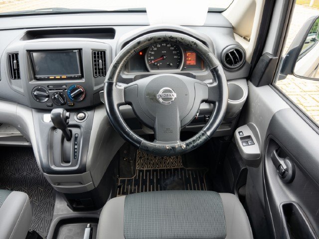 
								NISAAN NV200 full									