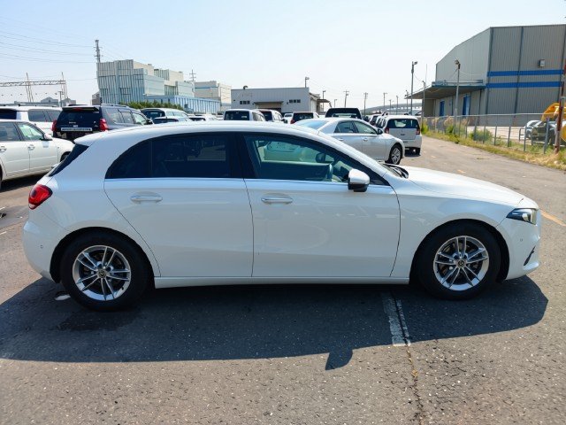 
								MERCEDES A180 full									