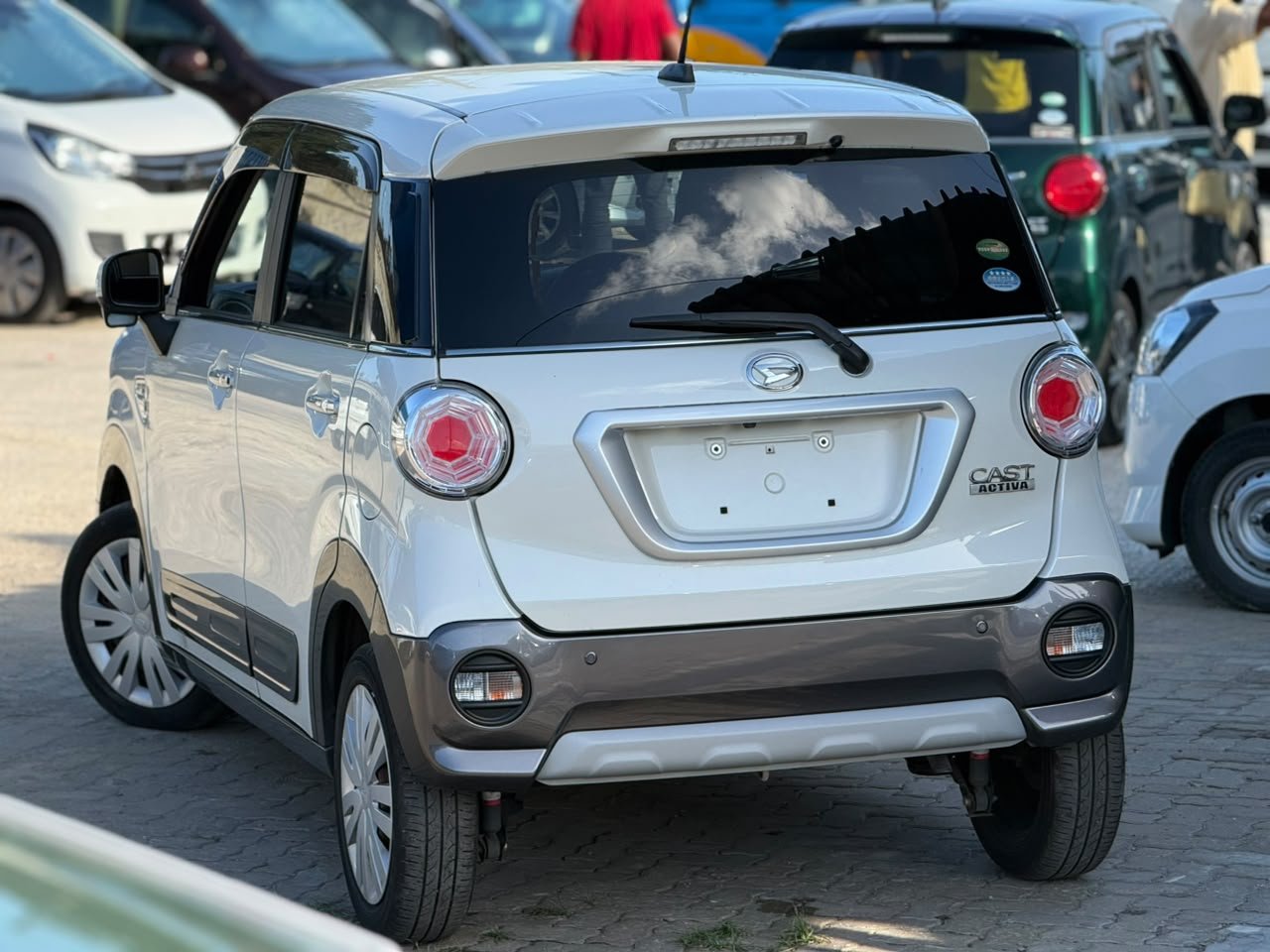 
								DAIHATSU CAST full									
