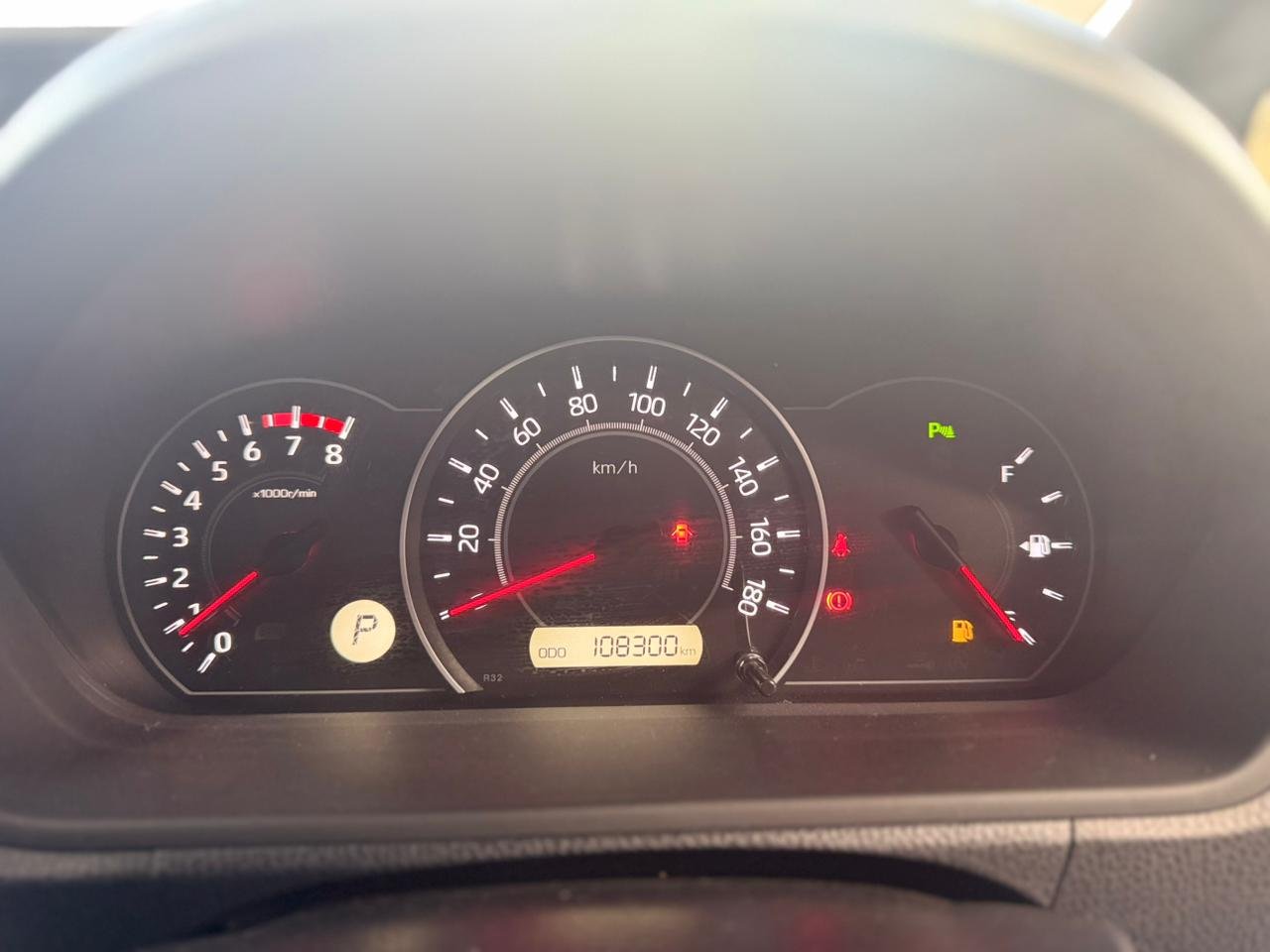 
								TOYOTA VOXY full									