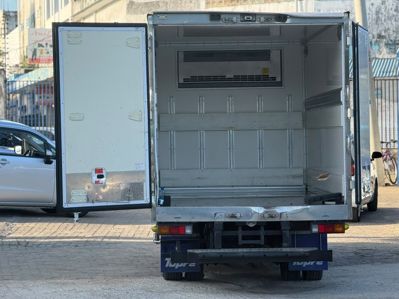 
								MITSUBISHI CANTER full									