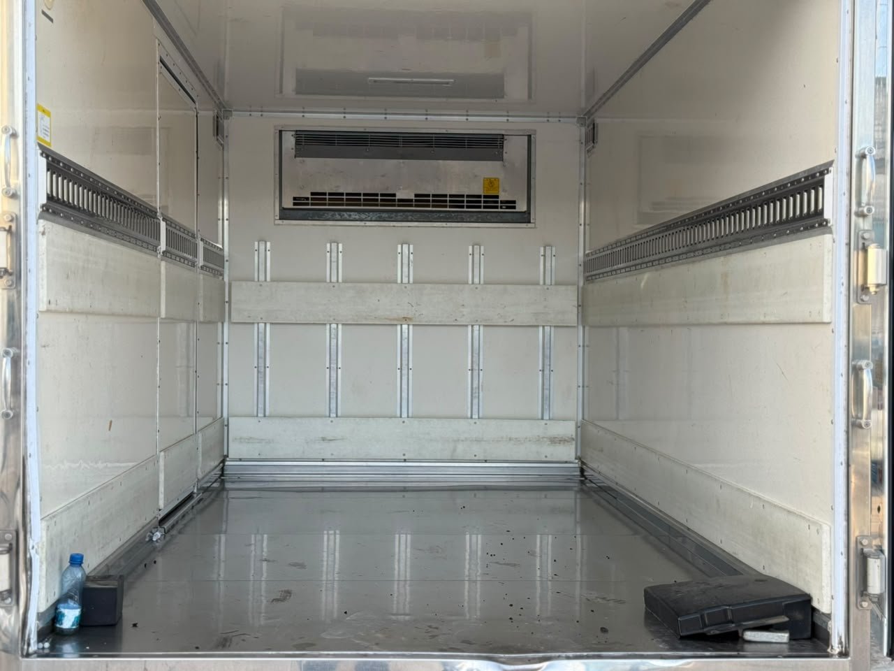 
								MITSUBISHI CANTER full									