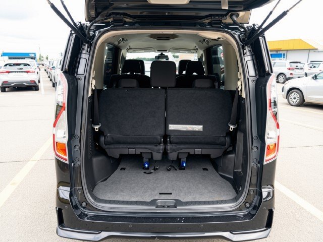 
								NISSAN SERENA full									