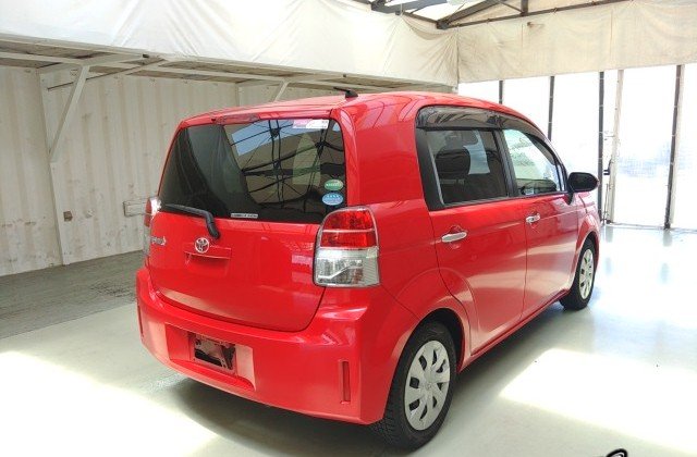 
								TOYOTA SPADE full									