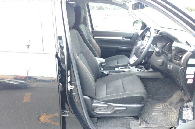 
								TOYOTA HILUX full									