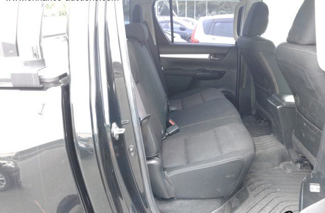 
								TOYOTA HILUX full									