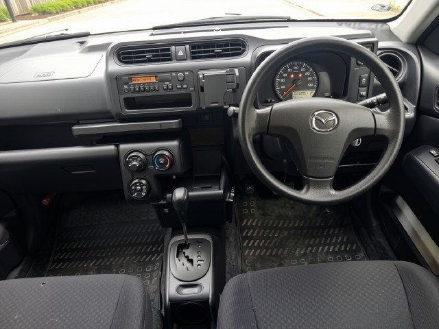 
								MAZDA FAMILIA full									