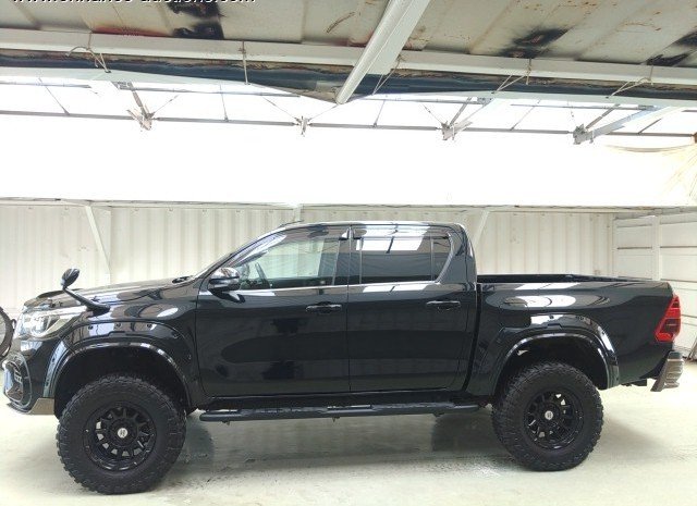 
								TOYOTA HILUX full									