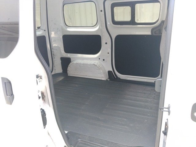 
								NISSAN NV200 full									