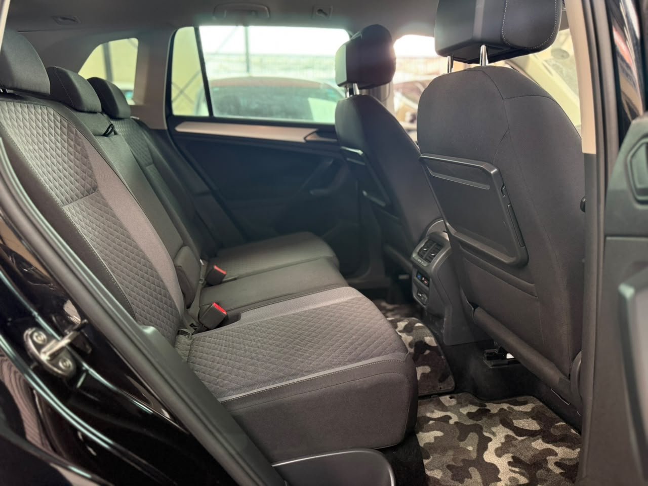 
								VOLKSWAGON TIGUAN full									