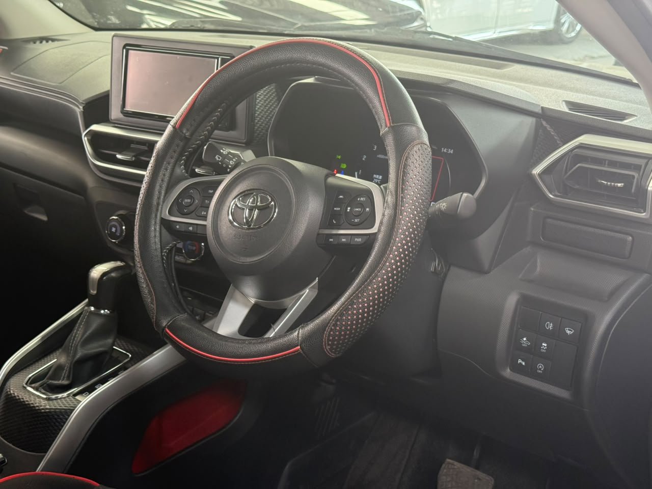 
								TOYOTA RAIZE full									