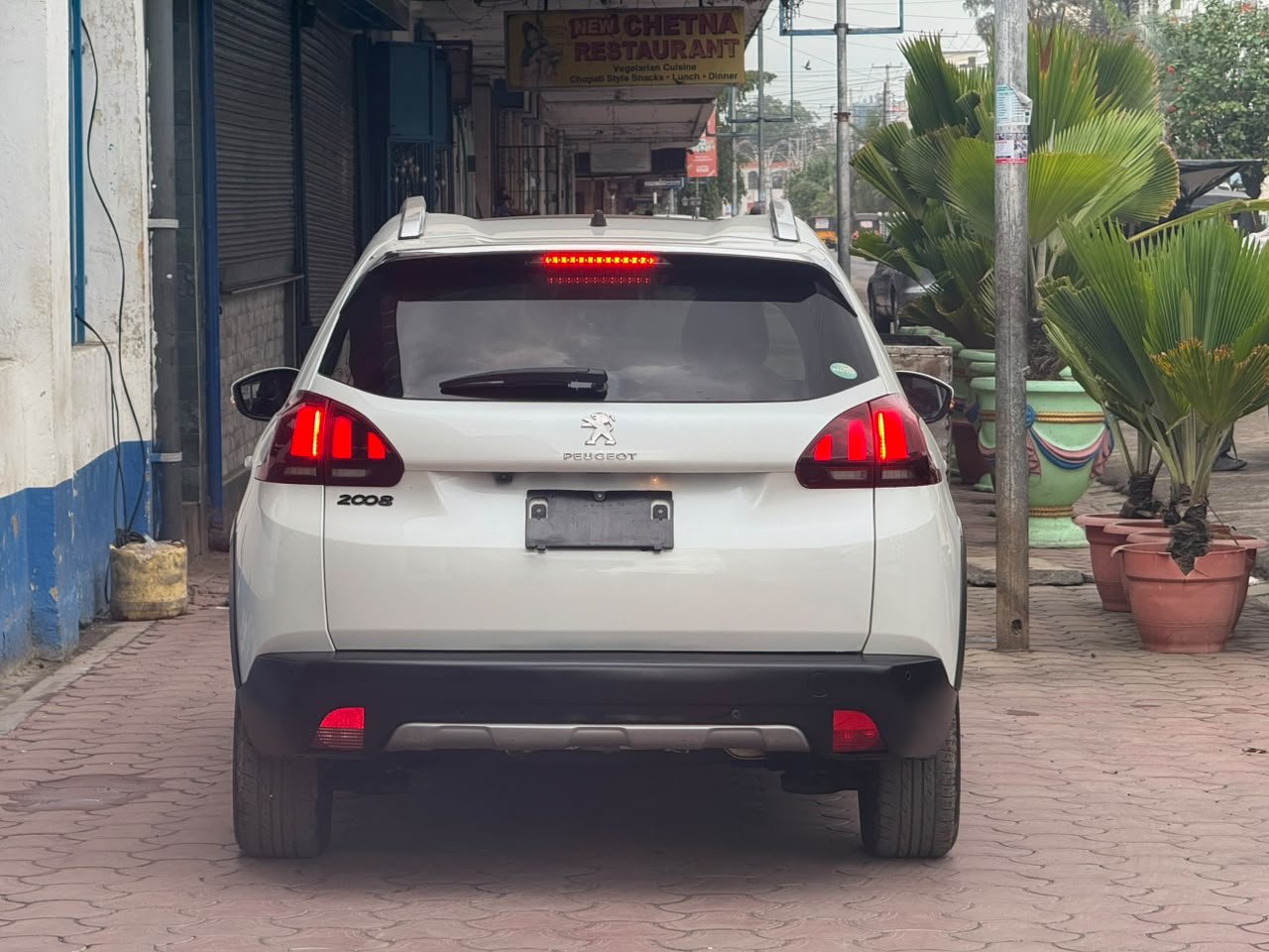 
								Peugeot 2008 full									