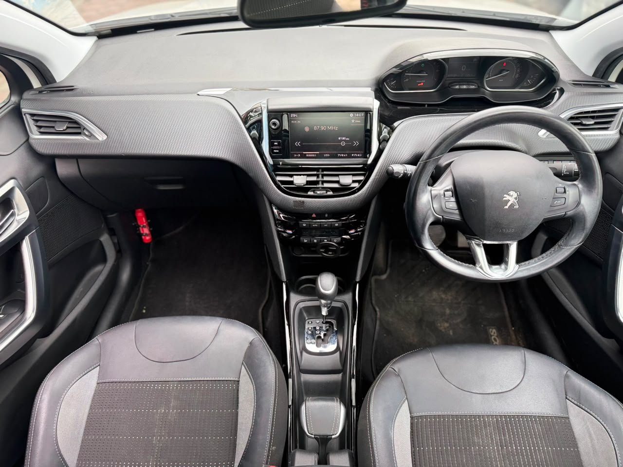 
								Peugeot 2008 full									