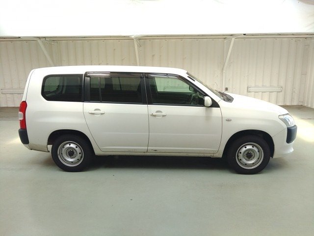 
								TOYOTA PROBOX full									