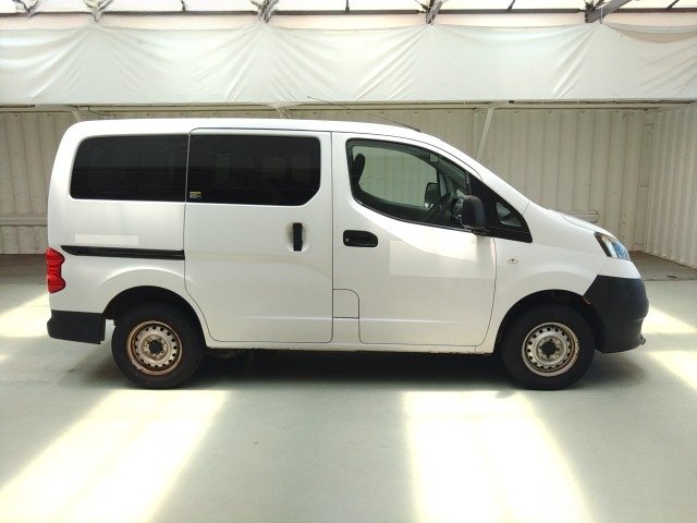 
								NISSAN NV200 full									
